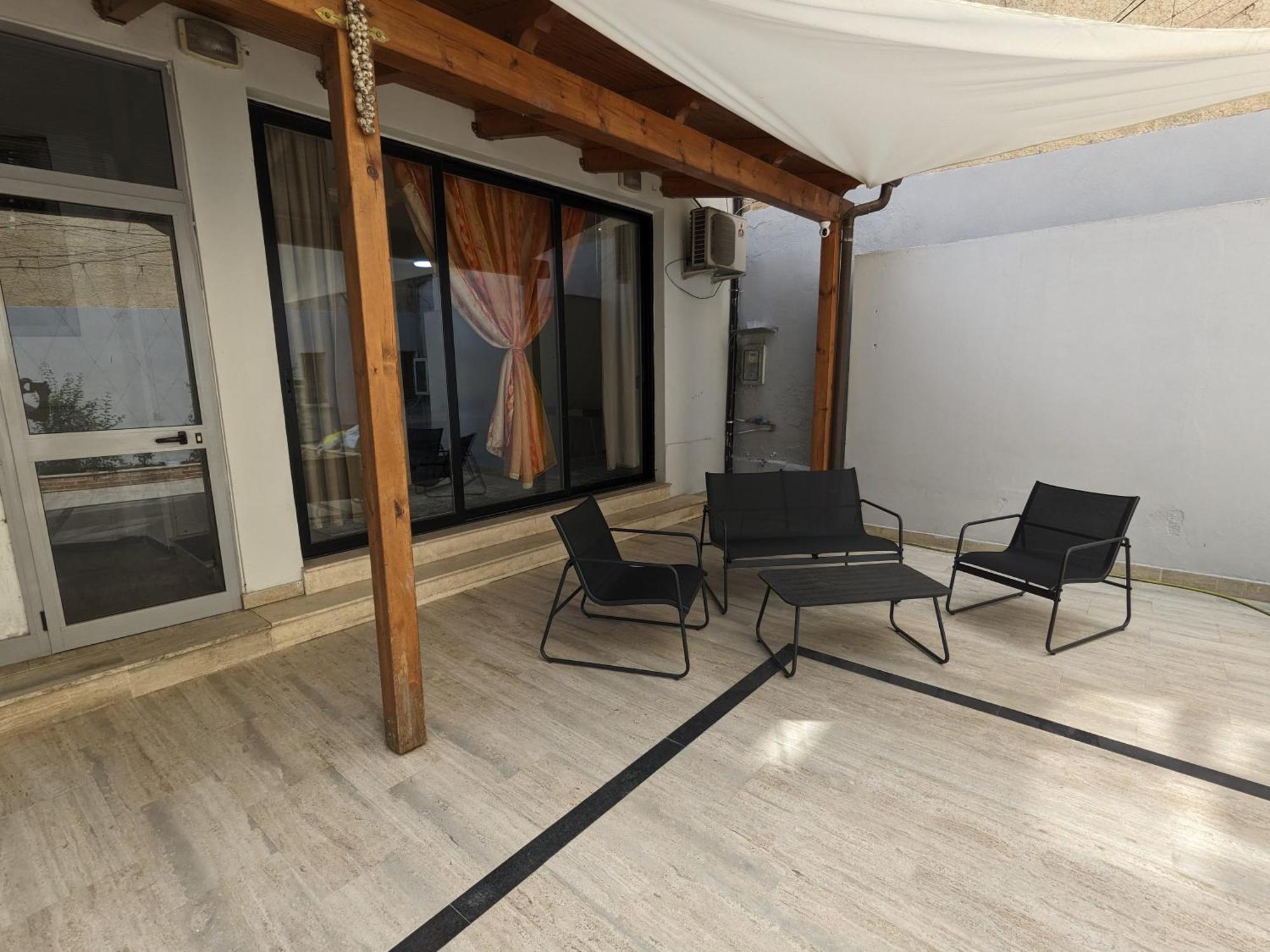 Apartment 9 - 1b *