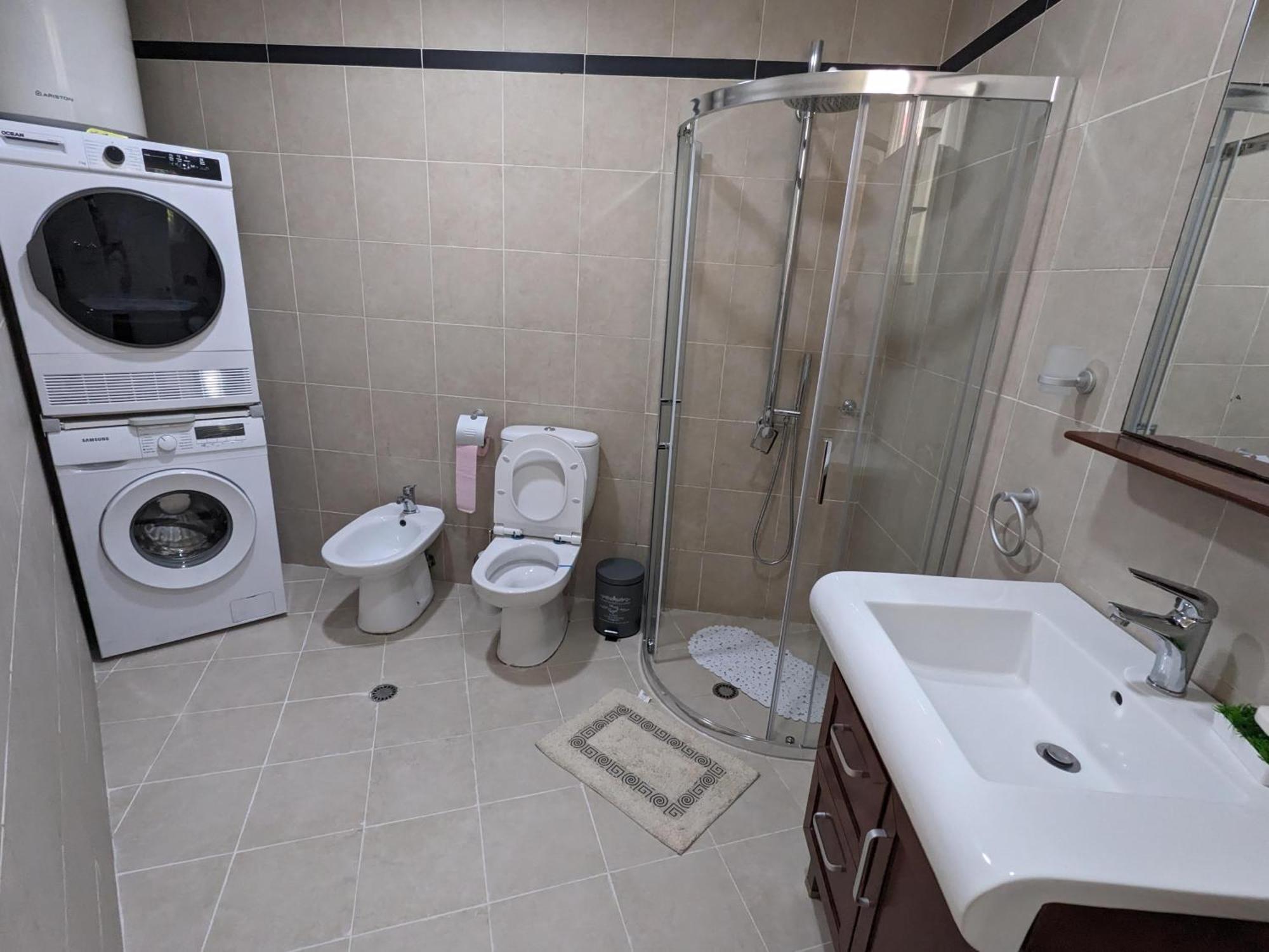 9 - 1b Apartment *